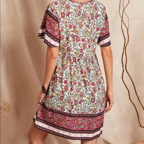Boho floral print v  mini dress - Picture 3 of 5